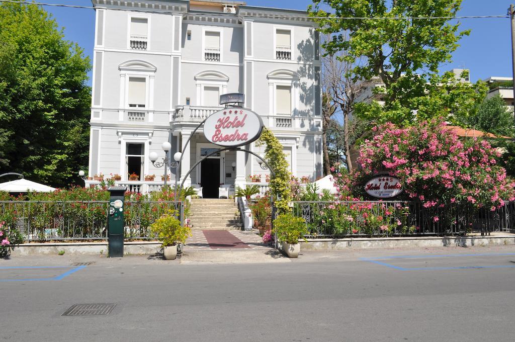 Esedra Hotel Римини Екстериор снимка